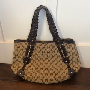 Gucci classic monogram handbag w/braided handle